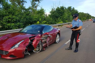Schianto sulla 274, coinvolte tre auto: semidistrutta anche una Ferrari - Corriere Salentino