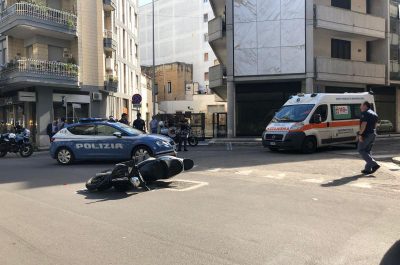 In sella ad uno scooter tentano di seminare la polizia: in due bloccati in centro dopo un inseguimento - Corriere Salentino