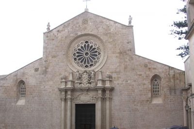 Otranto, luce e spiritualità. Religiosissimo bordello - Corriere Salentino