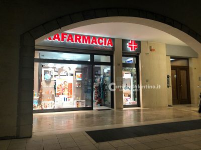 Coltello in pugno, rapina parafarmacia di viale Aldo Moro: è "caccia" al bandito solitario - Corriere Salentino