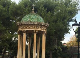 Viavai sospetto dalla casa di un 35enne, in casa mezzo etto di droga. 19enne sorpreso in villa con dosi di “erba”