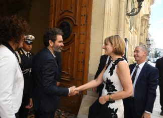 L’ambasciatrice britannica Jill Morris in visita a Palazzo Carafa