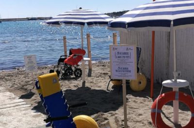 "Il mare è di tutti", sedie job presso le spiagge libere per l’accesso al mare dei diversamente abili - Corriere Salentino