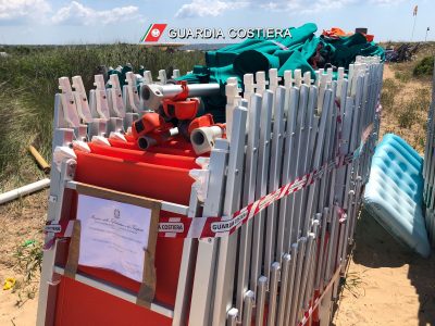 Avevano allestito un lido abusivo con oltre una sessantina di ombrelloni, due denunciati - Corriere Salentino