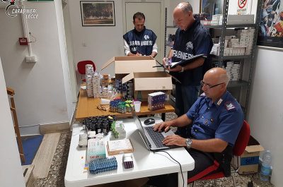 Nel box auto oltre mezzo milione di fiale illegali e pasticche dopanti, maxi sequestro: cinque arresti - Corriere Salentino