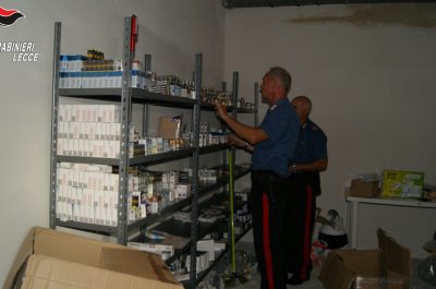 Nel box auto oltre mezzo milione di fiale illegali e pasticche dopanti, maxi sequestro: cinque arresti - Corriere Salentino