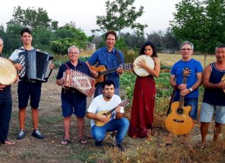 «Cantando le stelle del Salento», a Cavallino pizzica e musiche della tradizione popolare con i Cardisanti