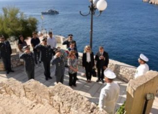 Guardia di Finanza: commemorati a Castro i Finanzieri De Rosa e Zoccola, medaglie d’oro al valor civile