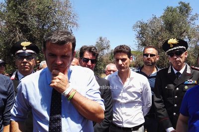 Il ministro Centinaio a Lecce, Emiliano chiede un decreto per accelerare i tagli e un grande risarcimento per gli olivicoltori - Corriere Salentino