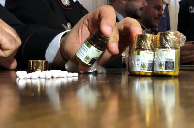 Nel box auto oltre mezzo milione di fiale illegali e pasticche dopanti, maxi sequestro: cinque arresti - Corriere Salentino