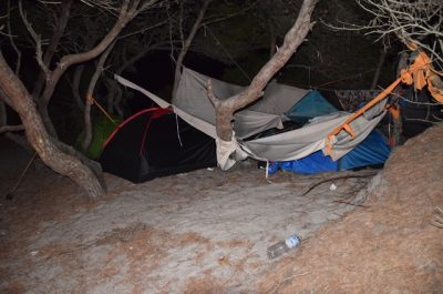 Controlli a Torre dell’Orso, un arresto e otto sequestri di merce: sgomberata la pineta - Corriere Salentino
