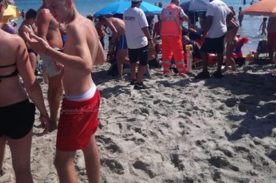 Malore in spiaggia, il cuore si ferma: salvato in extremis da due infermieri in vacanza - Corriere Salentino