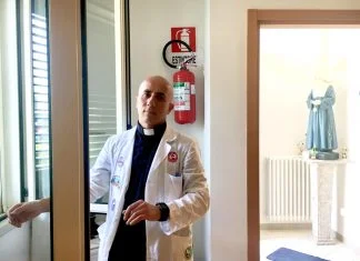 Oncologia pediatrica Fazzi, Emiliano volta le spalle alle famiglie dei bambini ammalati