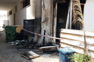 Raid incendiario contro il deposito del wine bar: ripresi i due attentatori, sequestrata una bottiglietta - Corriere Salentino