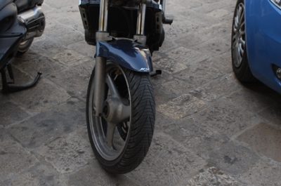 Irrompono in gioielleria, all'uscita trovano ad atterderli gli agenti di polizia: presi due rapinatori - Corriere Salentino