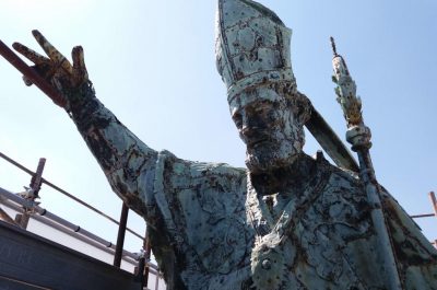 Restauro statua di Sant'Oronzo, il sopralluogo di Alessandro Delli Noci - Corriere Salentino