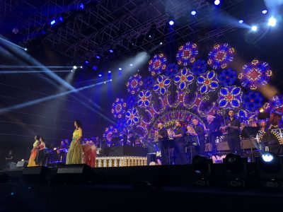 La magia della Notte della Taranta si ripete: la super ospite LP e gli altri danno vita a una straordinaria festa delle contaminazioni - Corriere Salentino