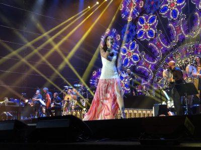 La magia della Notte della Taranta si ripete: la super ospite LP e gli altri danno vita a una straordinaria festa delle contaminazioni - Corriere Salentino