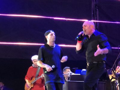 La magia della Notte della Taranta si ripete: la super ospite LP e gli altri danno vita a una straordinaria festa delle contaminazioni - Corriere Salentino