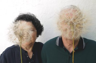 “Chi getta semi al vento farà fiorire il cielo”: il delicato invito dell’artista Mina D’Elia a generare emozioni - Corriere Salentino