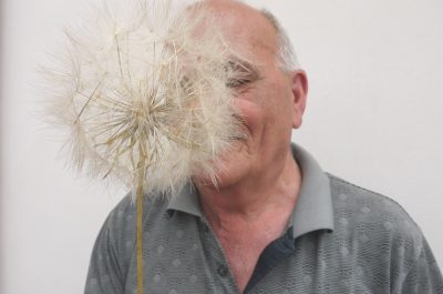 “Chi getta semi al vento farà fiorire il cielo”: il delicato invito dell’artista Mina D’Elia a generare emozioni - Corriere Salentino