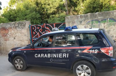 Blitz congiunto nella pineta di Torre dell'Orso, sgombrata l'area: verifiche su una decina di stranieri - Corriere Salentino