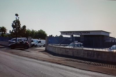 Maxi rogo nel parcheggio della carrozzeria, quattro auto distrutte dalle fiamme: si indaga - Corriere Salentino