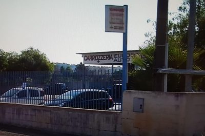Maxi rogo nel parcheggio della carrozzeria, quattro auto distrutte dalle fiamme: si indaga - Corriere Salentino