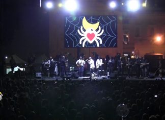 Tappa leccese della Notte della Taranta, pienone in piazza Libertini