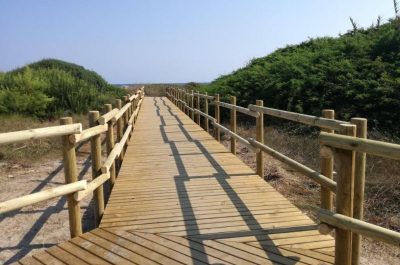 San Cataldo: realizzate le passerelle di accesso alla spiaggia in Lungomare Marinai d'Italia - Corriere Salentino