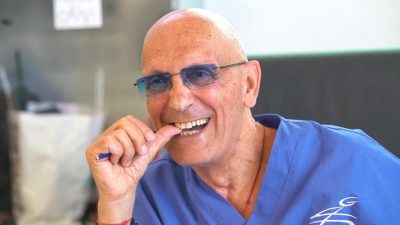 “Mare, mare, mare”, un esilarante cortometraggio con una canzone inedita di Petrachi. Il dottor Palaia recita col Party zoo Salento - Corriere Salentino