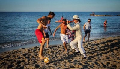 “Mare, mare, mare”, un esilarante cortometraggio con una canzone inedita di Petrachi. Il dottor Palaia recita col Party zoo Salento - Corriere Salentino