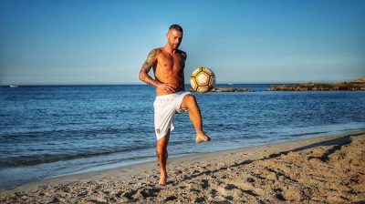 “Mare, mare, mare”, un esilarante cortometraggio con una canzone inedita di Petrachi. Il dottor Palaia recita col Party zoo Salento - Corriere Salentino