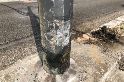 Schianto sul viale contro il palo del filobus, quattro feriti: tre finiscono in ospedale con "codice rosso" - Corriere Salentino