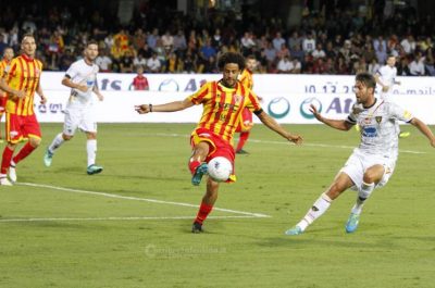 Illusione a Benevento, il Lecce sfiora l'impresa, pareggio per 3-3 - Corriere Salentino