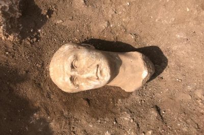 Archeologi Unisalento portano alla luce tre teste di marmo di età romana - Corriere Salentino