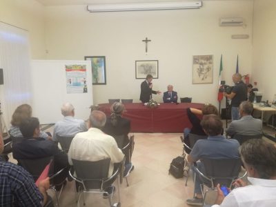 Rifiuti e miasmi, dopo le proteste Grandaliano ha incontrato i sindaci - Corriere Salentino