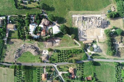 Archeologi Unisalento portano alla luce tre teste di marmo di età romana - Corriere Salentino