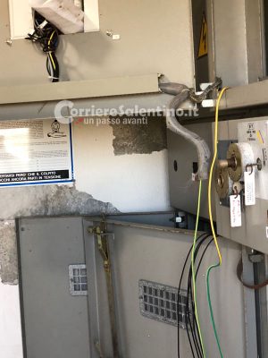 Reportage nella discarica dimenticata su cui domina il fotovoltaico finanziato con fondi europei e abbandonato: una ferita al paesaggio - Corriere Salentino