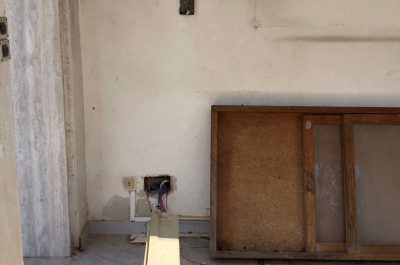 Reportage nella discarica dimenticata su cui domina il fotovoltaico finanziato con fondi europei e abbandonato: una ferita al paesaggio - Corriere Salentino