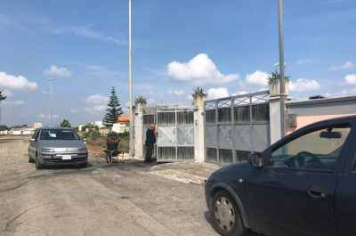 Un guasto scatena le fiamme nel recinto di una falegnameria in periferia: distrutto un furgone - Corriere Salentino