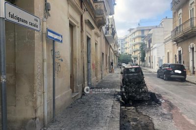 Fiamme nella notte, danneggiate tre auto nel quartiere San Pio - Corriere Salentino