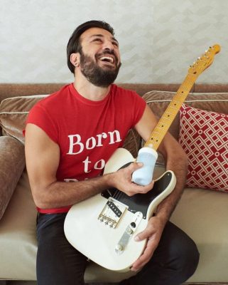 Lele Negramaro, stazionarie ma gravi le sue condizioni - Corriere Salentino