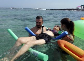 Spiaggia attrezzata per chi è affetto da sclerosi multipla: il successo del “mare di tutti”
