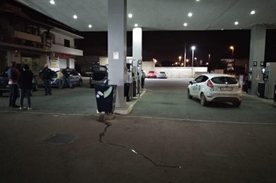 Forzano colonnina self-service, ma scatta l'allarme: in due fermati con le tasche piene di soldi - Corriere Salentino