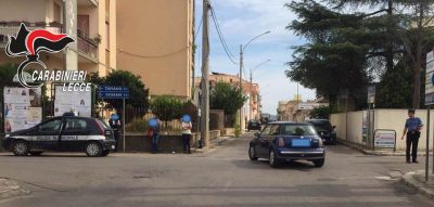Si scontra con l' auto della Polizia Locale, 23enne positivo ai cannabinoidi finisce nei guai - Corriere Salentino