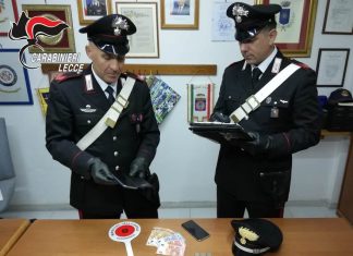 Truffa “dello specchietto” con l’aiuto del figlio 13enne, manette per un 34enne
