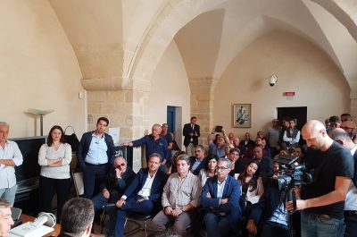 Presentata la candidatura di Gianni Marra, ci sono anche Marti e i consiglieri di Prima Lecce. Mellone libera tutti - Corriere Salentino
