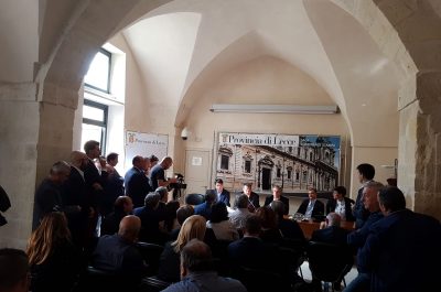 Presentata la candidatura di Gianni Marra, ci sono anche Marti e i consiglieri di Prima Lecce. Mellone libera tutti - Corriere Salentino