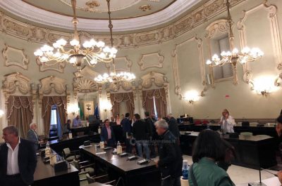 Consiglio, “invasione” dei dipendenti Lupiae: Salvemini tira dritto. Vertenza della partecipata in Prefettura - Corriere Salentino